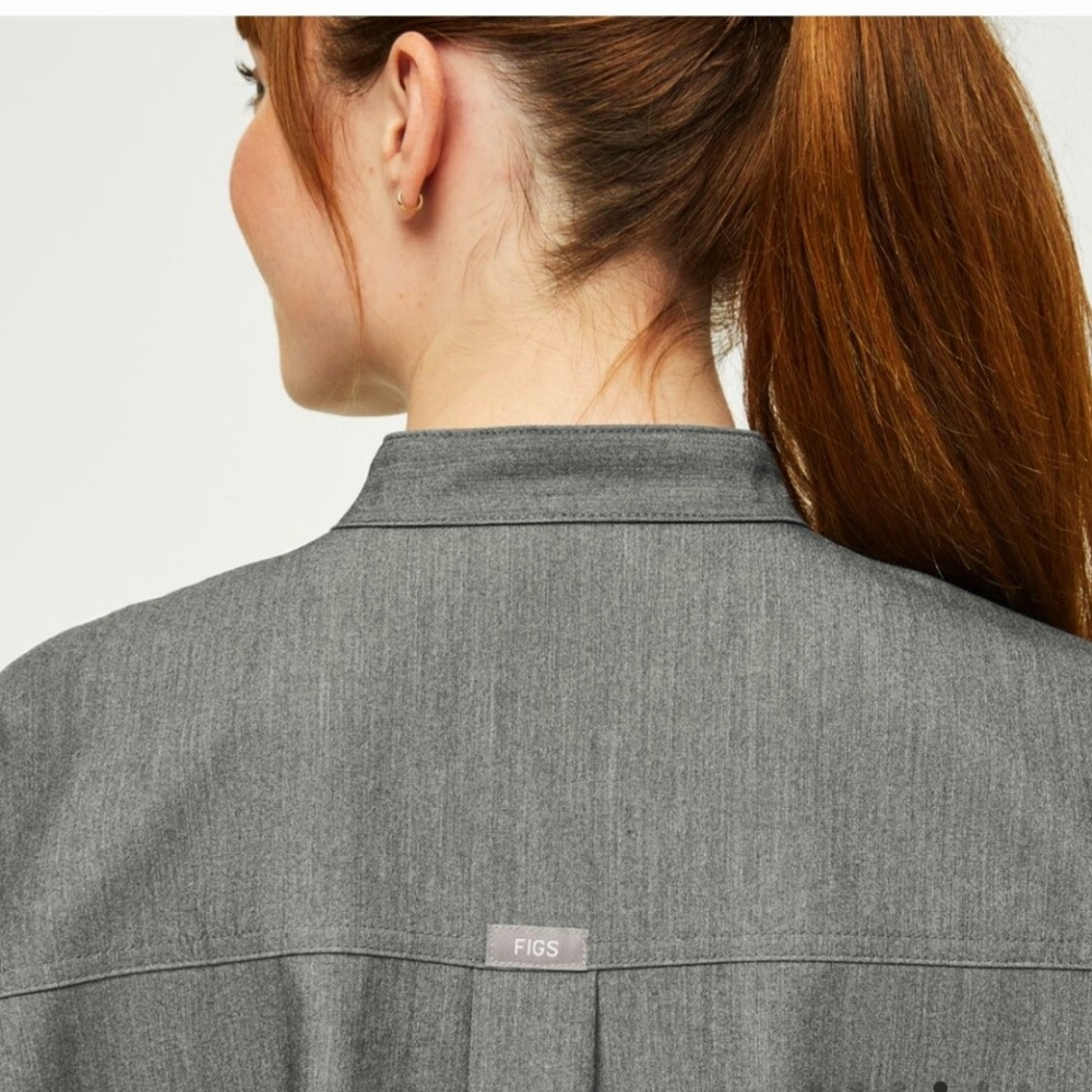 FIGS Medical Uniform for women scrub top M US, COLOR Graphite 3 pockets. - Picture 12 of 13